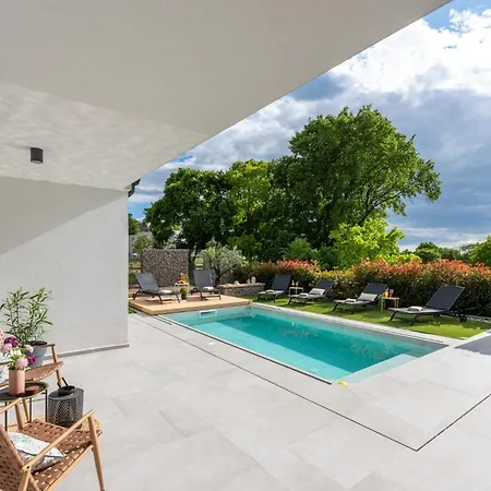 Villa Boni Domini In - Haus Fuer 6 Personen Žminj